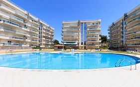 Uhc Larimar Family Complex